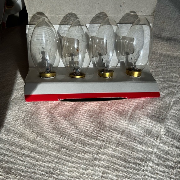 7 pks of 4 ea C-9 Clear transparent Christmas Replacement Bulbs indoor/Outdoor - Picture 4 of 6